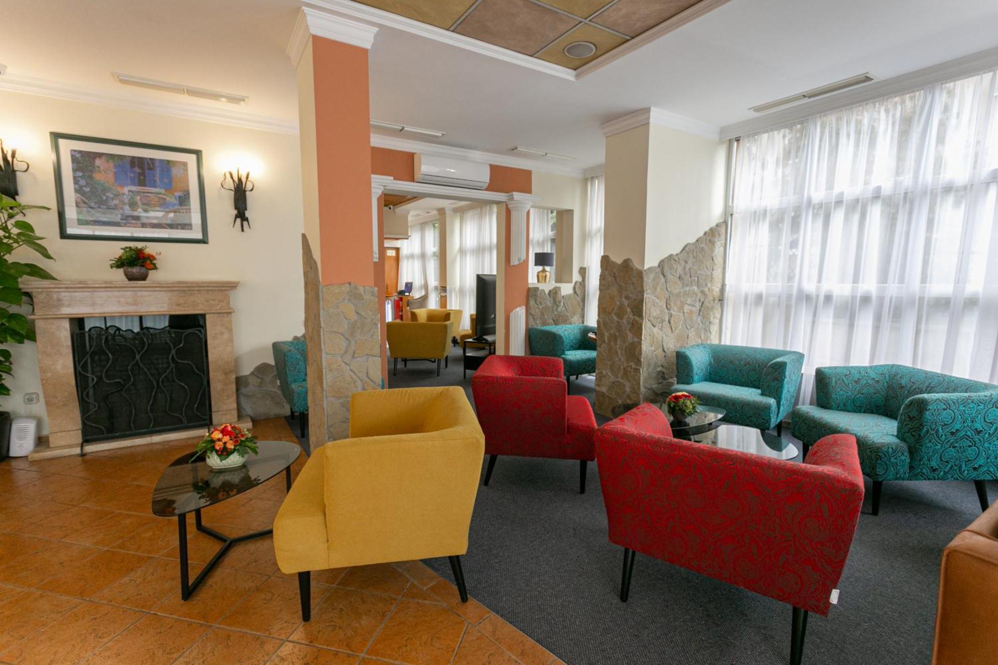 Hotel Mediterran Budapest Exterior foto